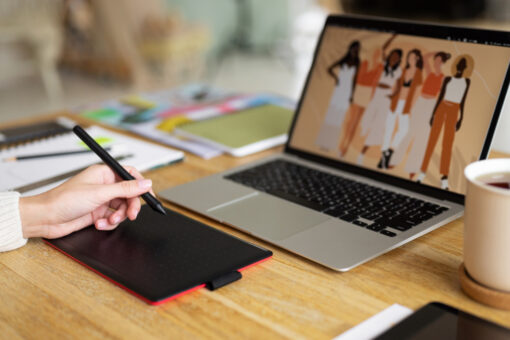 Onlinekurs für Mode-, Raum-, Gartengestaltung oder. Zeichnen